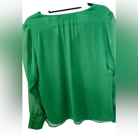 Vince Camuto Ruched Shoulder V-Neck Blouse - Picture 5 of 7